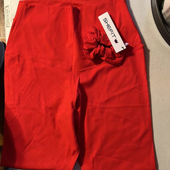 SheFit Boss Leggings in Rush Size M NWT - Picture 3 of 3